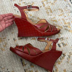 Robert Clergerie vintage leather brown tan wedge platform heeled sandals. Size 9